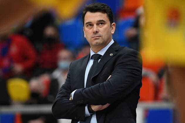Russia Basketball Euroleague CSKA - ALBA 8104992 04.02.2022 Alba s head coach Israel Gonzalez is seen during the Euroleague basketball match between CSKA Moscow and Alba Berlin, in Moscow, Russia. Alexey Maishev Sputnik Moscow Russia  Copyright: xAlexeyxMaishevx
