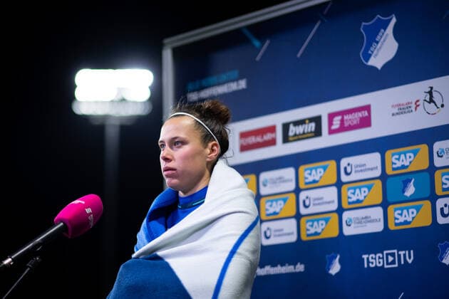 Nicole Billa TSG Hoffenheim during interview, TSG 1899 Hoffenheim vs 1 FC Koeln, Flyeralarm Frauen Bundesliga, 13 Spieltag, 04 02 2022, Spielzeit 2021 2022 TSG 1899 Hoffenheim vs 1 FC Koeln, Flyeralarm Frauen Bundesliga, 13 Spieltag, 04 02 2022, Spielzeit 2021 2022 Copyright: xEibner Memmlerx EP_MMR
