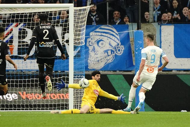But - Arkadiusz Milik (Olympique de Marseille) - Danijel Petkovic (Sco Angers) FOOTBALL : Olympique de Marseille vs SCO Angers - Ligue 1 Uber Eats - Marseille - 04 02 2022 NorbertScanella Panoramic 