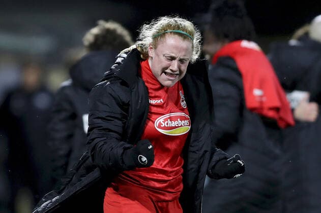 FLYERALARM Frauen Bundesliga TSG 1899 Hoffenheim 1 FC Koeln 04 02 2022 Amber Barrett 22, 1 FC Koeln cheers over her goal after the final whistle, FLYERALARM Frauen Bundesliga, TSG 1899 Hoffenheim 1 FC Koeln, 04 02 2022, Sinsheim, Dietmar Hopp Stadion Copyright: xBEAUTIFULxSPORTS JulienxChristx