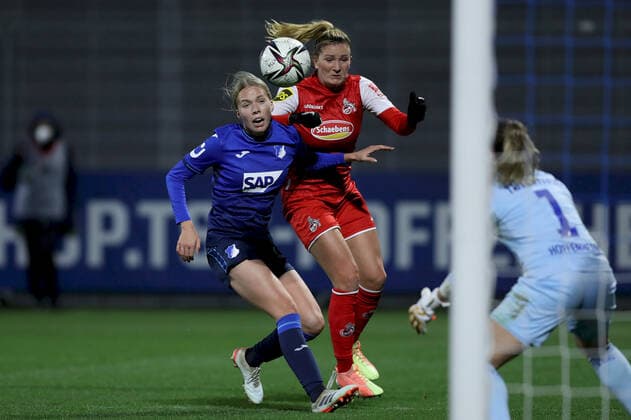 FLYERALARM Womens Bundesliga TSG 1899 Hoffenheim 1 FC Koeln 04 02 2022 Celina Degen 14, TSG 1899 Hoffenheim and Rachel Rinast 31, 1 FC Koeln , FLYERALARM Womens Bundesliga, TSG 1899 Hoffenheim 1 FC Koeln, 04 02 2022, Sinsheim, Dietmar Hopp Stadium. Copyright: xBEAUTIFULxSPORTS JulienxChristx