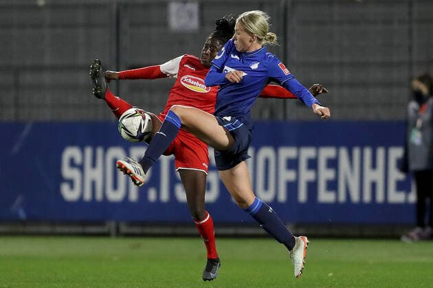 FLYERALARM Frauen Bundesliga TSG 1899 Hoffenheim 1 FC Koeln 04 02 2022 Eunice Beckmann 11, 1 FC Koeln and Celina Degen 14, TSG 1899 Hoffenheim , FLYERALARM Frauen Bundesliga, TSG 1899 Hoffenheim 1 FC Koeln, 04 02 2022, Sinsheim, Dietmar Hopp Stadion Copyright: xBEAUTIFULxSPORTS JulienxChristx