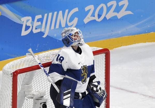 Goalie Meeri Räisänen of Finland celebrating goal against Canada during women s Ice hockey, Eishockey preliminary round group A match between Finland and Canada at the Beijing Winter Olympic Games, Olympische Spiele, Olympia, OS in Wukesong Sports Centre in Beijing on February 5, 2022. Beijing China LKLAPJ20220205062617G023  Copyright: xJussixNukarix
