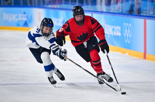 (220205) -- BEIJING, Feb. 5, 2022 -- Sarah Fillier (R) of Canada vies with Nelli Laitinen of Finland during the Ice hockey, Eishockey women s preliminary round group A match between Canada and Finland at Wukesong Sports Centre in Beijing, capital of China, Feb. 5, 2022. ) (BEIJING2022)CHINA-BEIJING-OLYMPIC Winter games, Winterspiele,Spiele, Summer games ICE HOCKEY-WOMEN S PRELIMINARY-CANADA VS FINLAND SongxYanhua 
