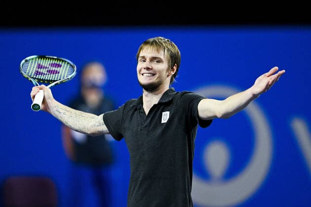 joie d Alexander Bublik (Kaz) TENNIS : Open Sud de France 2022 - Montpellier - 05 02 2022 JBAutissier Panoramic 