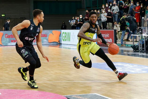 20 Matchday of the easyCredit BBL Basketball Bundesliga at Oberfrankenhalle in Bayreuth Season 2021 2022 Medi Bayreuth vs Hamburg Towers Sacar Anim Medi Bayreuth 2 right Jaylon Brown Hamburg Towers 0 left