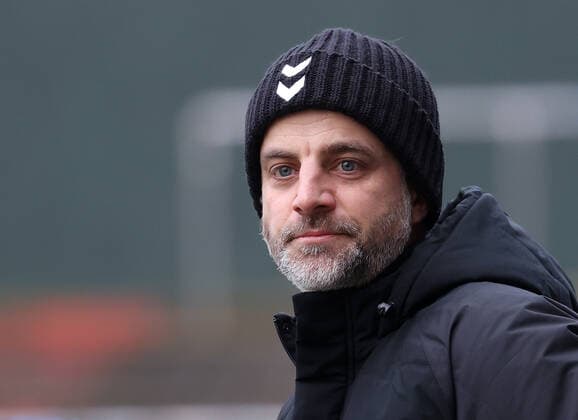 Football, Lars Hopp becomes national coach in Vanuatu, archive pictures