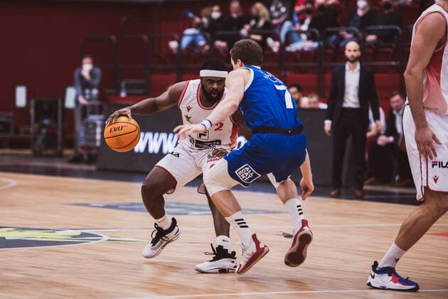 ProA 23 Matchday Artland Dragons vs VfL SparkassenStars Bochum, 05 02 2022 Tramaine Andre Isabell Jr Artland Dragons, 2 , Lars Kamp VfL SparkassenStars Bochum, 7 ProA 23 Matchday Artland Dragons vs VfL SparkassenStars Bochum on 05 02 2022 in Quakenbrueck Artland Arena , Germany, Copyright: xBEAUTIFULxSPORTS Neddermannx