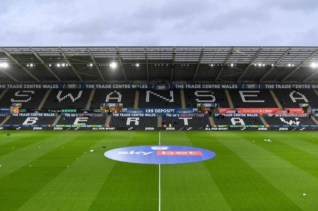 Swansea City v Blackburn Rovers EFL Sky Bet Championship 05 02 2022. Sky Bet logo branding on the centre circle aheads of the EFL Sky Bet Championship match between Swansea City and Blackburn Rovers at the Swansea.com Stadium, Swansea, Wales on 5 February 2022. Swansea Swansea.com Stadium West Glamorgan Wales Editorial use only DataCo restrictions apply See www.football-dataco.com , Copyright: xGrahamxHuntx PSI-14591-0165