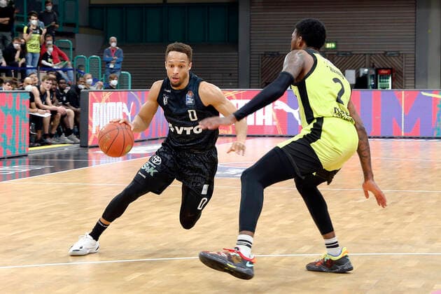 20 Matchday of the easyCredit BBL Basketball Bundesliga at Oberfrankenhalle in Bayreuth Season 2021 2022 Medi Bayreuth vs Hamburg Towers Sacar Anim Medi Bayreuth 2 right Jaylon Brown Hamburg Towers 0 left