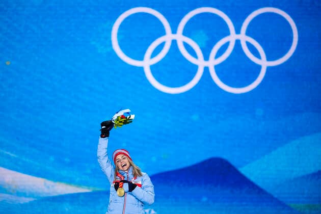 220206 Therese Johaug of Norway celebrates at the medal ceremony for women s cross country skiing skiathlon during day 2 of the 2022 Winter Olympics on February 6, 2022 in Zhangjiakou Photo Joel Marklund BILDBYRAN kod JM JM0272 bbeng olympic games olympics winter olympics os ol olympiska spel vinter Olympic Games Beijing Beijing 2022 Beijing 2022 Beijing 2022 Olympic Games Beijing 2022 Winter Olympic Games Beijing Os Beijing Olympic Winter Olympic Medal Medal Ceremony,  Copyright: JOELxMARKLUND BB220206JM029