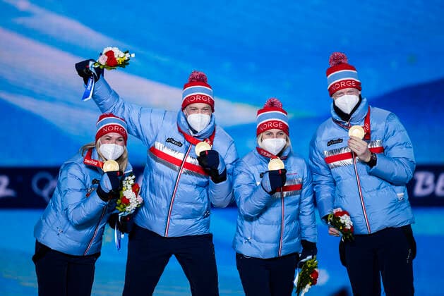 220206 Tiril Eckhoff, Marte Olsbu Roeiseland, Tarjei Boe of and Johannes Thingnes Boe of Norway at the medal ceremony for biathlon mixed relay during day 2 of the 2022 Winter Olympics on February 6, 2022 in Zhangjiakou Photo Joel Marklund BILDBYRAN kod JM JM0272 bbeng olympic games olympics winter olympics os ol olympic games winter os olympic games peking peking 2022 beijing 2022 beijing 2022 olympic games beijing 2022 winter olympic games peking os beijing ol winter ol medal ceremony medal ceremony medal ceremony norway,  Copyright: JOELxMARKLUND BB220206JM044