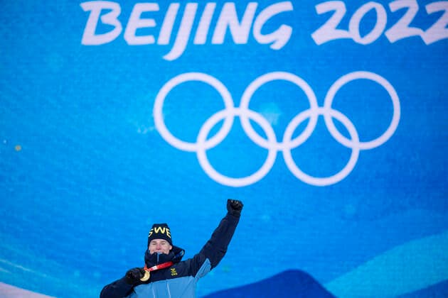220206 Walter Wallberg of Sweden celebrates with his gold medal at the medal ceremony for men s moguls during day 2 of the 2022 Winter Olympics on February 6, 2022 in Zhangjiakou Photo Joel Marklund BILDBYRAN kod JM JM0272 bbeng olympic games olympics winter olympics os ol olympiska spel winter os olympics peking peking Beijing 2022 beijing 2022 beijing 2022 olympic games beijing 2022 winter olympic games beijing os beijing ol winter ol medal ceremony medal ceremony medal ceremony sweden jubilee gold,  Copyright: JOELxMARKLUND BB220206JM046