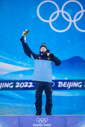 220206 Walter Wallberg of Sweden celebrates with his gold medal at the medal ceremony for men s moguls during day 2 of the 2022 Winter Olympics on February 6, 2022 in Zhangjiakou Photo Joel Marklund BILDBYRAN kod JM JM0272 bbeng olympic games olympics winter olympics os ol olympiska spel winter os olympics peking peking Beijing 2022 beijing 2022 beijing 2022 olympic games beijing 2022 winter olympic games beijing os beijing ol winter ol medal ceremony medal ceremony medal ceremony sweden jubilee gold,  Copyright: JOELxMARKLUND BB220206JM047