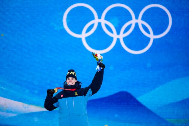 220206 Walter Wallberg of Sweden celebrates with his gold medal at the medal ceremony for men s moguls during day 2 of the 2022 Winter Olympics on February 6, 2022 in Zhangjiakou Photo Joel Marklund BILDBYRAN kod JM JM0272 bbeng olympic games olympics winter olympics os ol olympiska spel winter os olympics peking peking Beijing 2022 beijing 2022 beijing 2022 olympic games beijing 2022 winter olympic games beijing os beijing ol winter ol medal ceremony medal ceremony medal ceremony sweden jubilee gold,  Copyright: JOELxMARKLUND BB220206JM051
