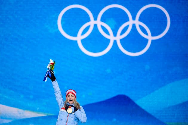 220206 Therese Johaug of Norway celebrates with her gold medal at the medal ceremony for women s cross country skiing skiathlon during day 2 of the 2022 Winter Olympics on February 6, 2022 in Zhangjiakou Photo Joel Marklund BILDBYRAN kod JM JM0272 bbeng olympic games olympics winter olympics os ol olympics winter os olympics peking peking peking 2022 beijing 2022 beijing 2022 olympic games beijing 2022 winter olympic games beijing os beijing ol winter ol medal ceremony medal ceremony norway jubilation,  Copyright: JOELxMARKLUND BB220206JM069