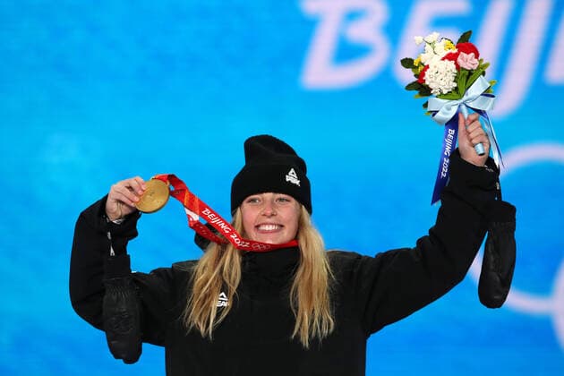 Beijing 2022 Winter Olympics, Zhangjiakou Medals Plaza, Zhangjiakou, China 6 2 2022 Women s Snowboard Slopestyle Medal Presentation Gold medal winner Zoi Sadowski Synnott of New Zealand Zoi Sadowski Synnott 6 2 2022  Copyright: x INPHO BryanxKeanex INP12865