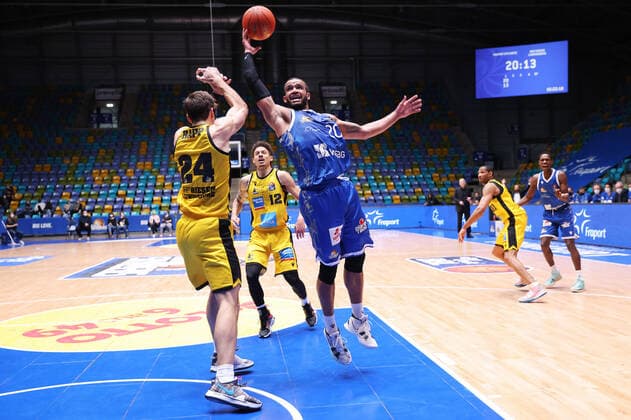 Fraport Skyliners MHP Riesen Ludwigsburg, easyCredit BBL rebound by Rasheed Moore Fraport Skyliners, 20 against Ethan Happ Ludwigsburg, 24 easyCredit BBL basketball game between Fraport Skyliners and MHP Riesen Ludwigsburg on February 6, 2022 at Ballsporthalle in Frankfurt am Main , Frankfurt am Main Hesse Germany Ballsporthalle