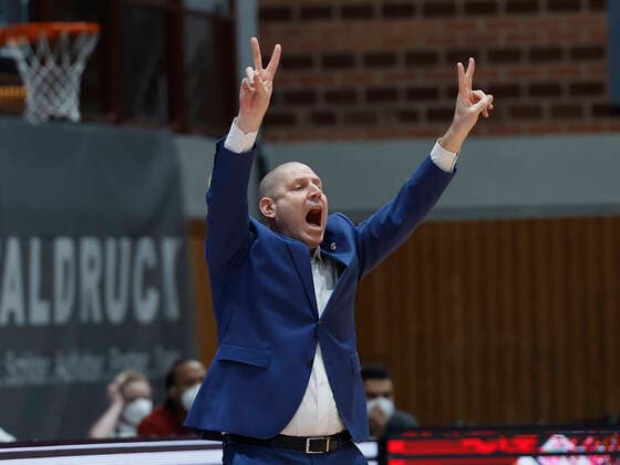 06 02 2022, Basketball, BBL, s Oliver Wuerzburg Brose Bamberg, GER, Wuerzburg, tectake Arena picture from left Head Coach Oren Amiel Brose Bamberg Copyright: HMBxMedia xHeikoxBecker