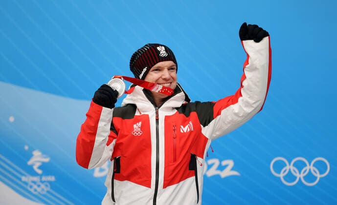 (220206) -- BEIJING, Feb. 6, 2022 -- Silver medallist Austria s Wolfgang Kindl celebrates during the awarding ceremony after Men s Singles Run of luge event at the Yanqing National Sliding Centre in Yanqing district of Beijing, capital of China, Feb. 6, 2022. ) (BEIJING2022)CHINA-BEIJING-YANQING-OLYMPIC Winter games, Winterspiele,Spiele, Summer games LUGE-MEN S SINGLES-FINAL(CN) YaoxJianfeng 