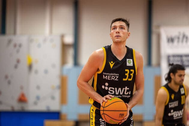 Ryan Mikesell (Tigers Tuebingen, 33)¨¨WIHA Panthers Schwenningen vs. Tigers Tuebingen, 2. Basketball, Bundesliga, Pro A, Barmer 2 Basketball, Spieltag 23, Spielzeit 2021 2022, 06.02.2022, ¨¨ Wiha Panthers Schwenningen - Tigers Tuebingen, Basketball, 2. Bundesliga, Barmer 2 Basketball, Spieltag 23, Spielzeit 2021 2022, 06.02.2022 Schwenningen Copyright: xDennisxDuddek xEibnerxPressefotox EP_DDK