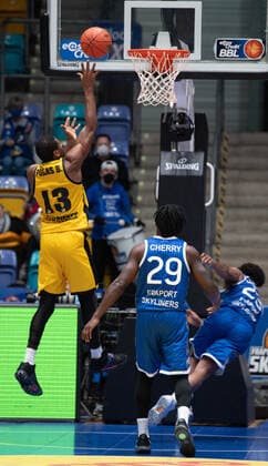 06.02.2022, xsltx, Basketball BBL Bundesliga, Frankfurt Skyliners - MHP Riesen Ludwigsburg emspor, v.l. Yorman Polas Bartolo - SF (MHP Riesen Ludwigsburg) trifft für Ludwigsburg (DFL DFB REGULATIONS PROHIBIT ANY USE OF PHOTOGRAPHS as IMAGE SEQUENCES and or QUASI-VIDEO) Frankfurt am Main