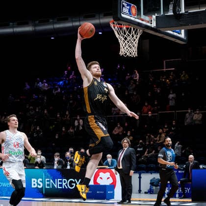 Luc van Slooten No 4 Basketball Loewen Braunschweig Basketball Loewen Braunschweig FC Bayern Muenchen Basketball Basketball Loewen Braunschweig FC Bayern Muenchen Basketball, Basketball, BBL, Season 2020 2021, 06 02 2022 Braunschweig Copyright: xEibner-Pressefoto DanielxReineltx EP_DRT