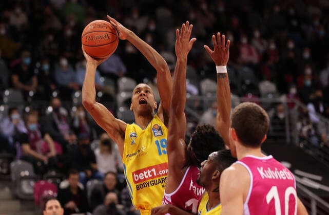 Bonn, Germany 06 02 2022, Basketball Bundesliga, 20 matchday, BBL, Telekom Baskets Bonn vs Alba Berlin, Louis Olinde Alba in action