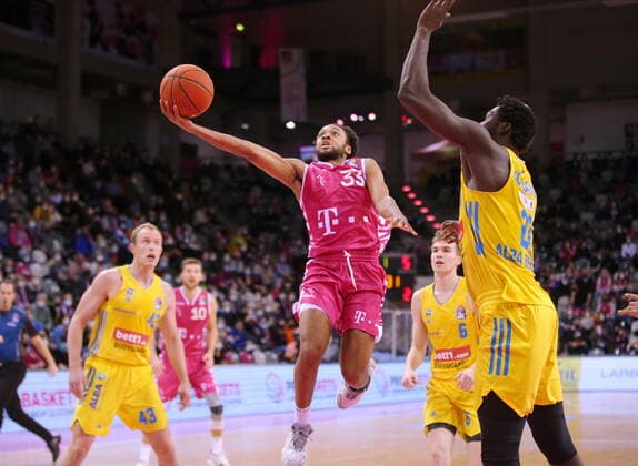 Parker Jackson Cartwright Telekom Baskets Bonn vs ALBA BERLIN easyCredit BBL 1 Bundesliga , 2021 2022 season , Hauptrunde 20 Spieltag