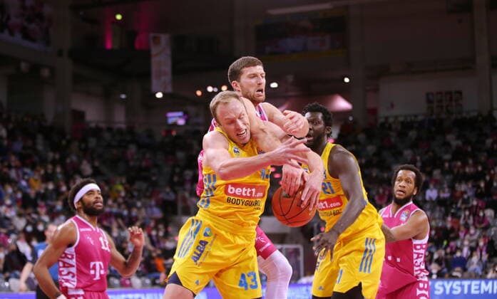 Saulius Kulvietis Telekom Baskets Bonn vs Luke Sikma, Christ Koumadje ALBA BERLIN easyCredit BBL 1 Bundesliga , 2021 2022 season , Main Round 20 matchday