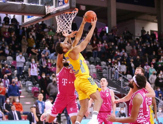 Justin Gorham Telekom Baskets Bonn vs Johannes Thiemann ALBA BERLIN easyCredit BBL 1 Bundesliga , 2021 2022 season , Main round 20 matchday