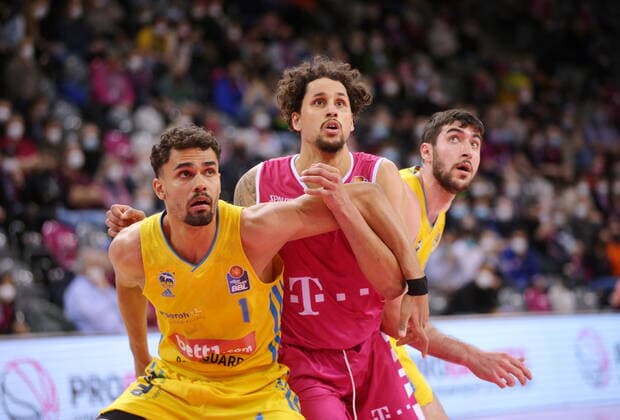Michael Kessens Telekom Baskets Bonn vs Oscar da Silva ALBA BERLIN easyCredit BBL 1 Bundesliga , 2021 2022 season , Hauptrunde 20 Spieltag