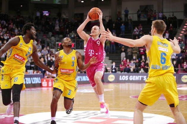 Karsten Tadda Telekom Baskets Bonn vs ALBA BERLIN easyCredit BBL 1 Bundesliga , 2021 2022 season , Hauptrunde 20 Spieltag