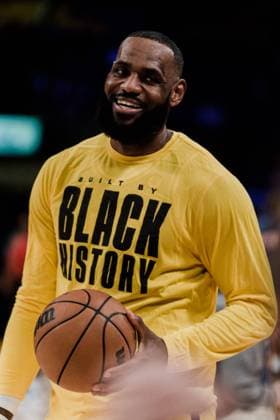 05.22.2022, USA, Los Angeles, Crypto.com Arena, Basketball Herren, Saison 2021 2022, LA Lakers - New York Knicks LeBron James, pregame *** 05 22 2022, USA, Los Angeles, Crypto com Arena, basketball men, 2021 2022 season, LA Lakers New York Knicks LeBron James, pregame