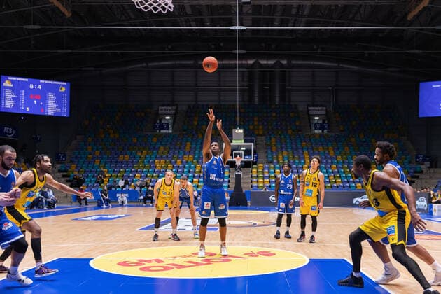 Fraport Skyliners MHP Riesen Ludwigsburg, easyCredit BBL Jamel McLean Fraport Skyliners, 1 with a free throw easyCredit BBL basketball game between Fraport Skyliners and MHP Riesen Ludwigsburg on February 6, 2022 at Ballsporthalle in Frankfurt am Main , Frankfurt am Main Hesse Germany Ballsporthalle