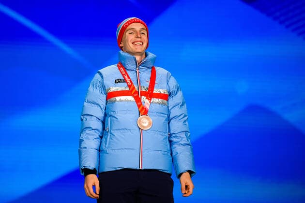 220207 Hallgeir Engebraten of Norway celebrates at the medal ceremony for men s 5000 meter speed skating during day 3 of the 2022 Winter Olympics on February 7, 2022 in Beijing Photo Mathias Bergeld BILDBYRAN kod MB MB0311 olympic games olympics winter olympics os ol olympiska spel vinter os olympic games peking peking 2022 beijing 2022 beijing 2022 olympic games beijing 2022 winter olympic games peking os beijing ol vinter ol 3 bbeng medaljceremoni medaljeseremoni medal ceremony celebration jubel norway norway bronze,  Copyright: MATHIASxBERGELD BB220207MB080