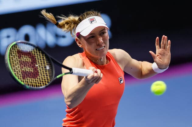 St. Petersburg Ladies Trophy 2022 - Day One Ekaterina Alexandrova of Russia returns the ball to Camila Giorgi of Italy during the women s singles Round of 32 match of the WTA, Tennis Damen 500 St. Petersburg Ladies Trophy 2022 International Tennis Tournament on February 7, 2022 at the Sibur Arena in Saint Petersburg, Russia. Saint Petersburg Russia  Copyright: xMikexKireevx originalFilename:kireev-stpeters220207_np5ja.jpg