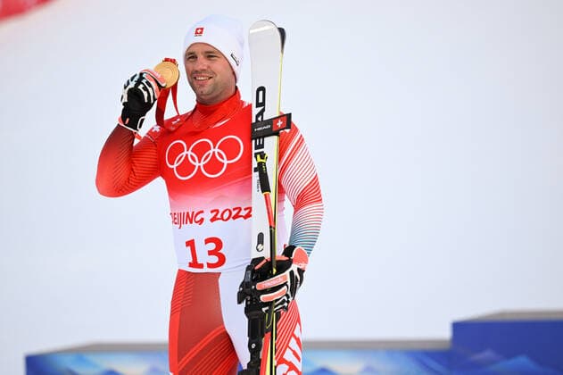 (220207) -- BEIJING, Feb. 7, 2022 -- Beat Feuz of Switzerland poses for a photo during the awarding ceremony of the Alpine Skiing Men s Downhill at the National Alpine Skiing Centre in Yanqing District, Beijing, capital of China, Feb. 7, 2022. ) (BEIJING2022)CHINA-BEIJING-OLYMPIC Winter games, Winterspiele,Spiele, Summer games ALPINE SKIING-MEN S DOWNHILL (CN) ChenxBin 
