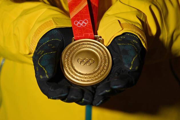 BEIJING WINTER OLYMPICS 2022, Jakara Anthony of Australia poses for a photograph after receiving her gold medal for the Women?s Moguls, at Zhangjiakou, during the 2022 Beijing Winter Olympic Games, Olympische Spiele, Olympia, OS in Beijing, China, Monday, February 7, 2022. ( NO ARCHIVING, EDITORIAL USE ONLY, NO USE IN BOOKS WITHOUT CONSENT BEIJING HEBEI CHINA  Copyright: xDANxHIMBRECHTSx 20220208001620997064