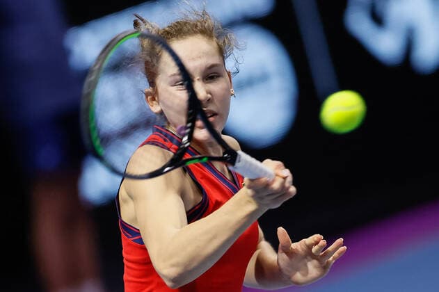 St. Petersburg Ladies Trophy 2022 - Day One Erika Andreeva of Russia returns the ball to Jule Niemeier of Germany during the women s singles qualifying tennis match of the WTA, Tennis Damen 500 St. Petersburg Ladies Trophy 2022 International Tennis Tournament on February 7, 2022 at the Sibur Arena in Saint Petersburg, Russia. Saint Petersburg Russia  Copyright: xMikexKireevx originalFilename:kireev-stpeters220207_npLWi.jpg