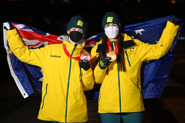 BEIJING WINTER OLYMPICS 2022, Tess Coady and Jakara Anthony of Australia pose for a photograph with their bronze and gold medals respectively, at Zhangjiakou, during the 2022 Beijing Winter Olympic Games, Olympische Spiele, Olympia, OS in Beijing, China, Monday, February 7, 2022. ( NO ARCHIVING, EDITORIAL USE ONLY, NO USE IN BOOKS WITHOUT CONSENT BEIJING HEBEI CHINA  Copyright: xDANxHIMBRECHTSx 20220208001620998712