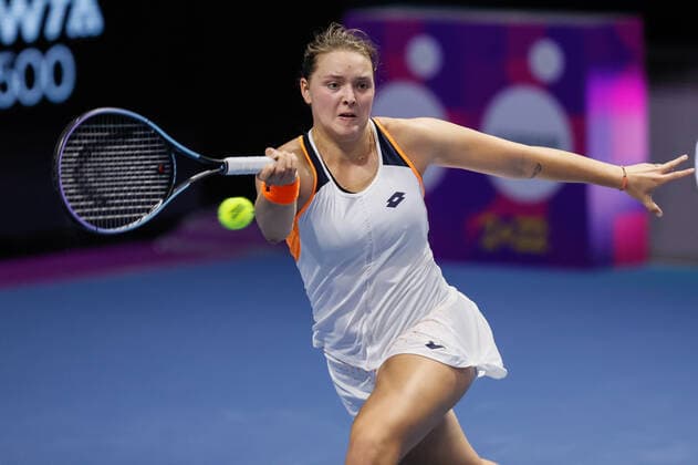 St. Petersburg Ladies Trophy 2022 - Day One Jule Niemeier of Germany returns the ball to Erika Andreeva of Russia during the women s singles qualifying tennis match of the WTA, Tennis Damen 500 St. Petersburg Ladies Trophy 2022 International Tennis Tournament on February 7, 2022 at the Sibur Arena in Saint Petersburg, Russia. Saint Petersburg Russia  Copyright: xMikexKireevx originalFilename:kireev-stpeters220207_npNkc.jpg