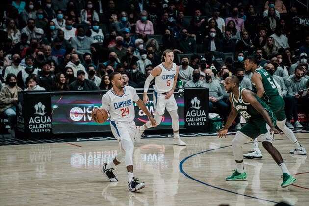 06 02 2022, USA, los angeles, crypto com arena, basketball men, nba season 2021 2022, los angeles clippers milwaukee bucks norman powell clippers, mi