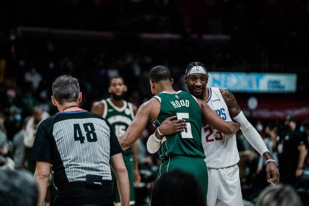 06 02 2022, USA, Los Angeles, crypto com arena, basketball men, NBA season 2021 2022, Los Angeles Clippers Milwaukee Bucks Robert Covington Clippers, re , Rodney Hood Bucks, li