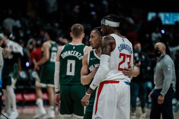 06 02 2022, USA, Los Angeles, crypto com arena, basketball men, NBA season 2021 2022, Los Angeles Clippers Milwaukee Bucks Robert Covington Clippers, re , Lindell Wiginton Bucks, li