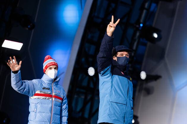 220207 Hallgeir Engebraten of Norway celebrating his bronze medal and Nils van der Poel of Sweden celebrating his gold medal on the podium the at the medal ceremony for men s 5000 meter speed skating during day 3 of the 2022 Winter Olympics on February 7, 2022 in Beijing Photo Mathias Bergeld BILDBYRAN code MB MB0311 olympic games olympics winter olympics os ol olympiska spel vinter os olympiske leker peking peking 2022 beijing 2022 beijing 2022 olympic games beijing 2022 winter olympic games peking os beijing ol vinter ol 3 bbeng medaljceremoni medaljeseremoni j medalel sweden sverige os guld norge norway,  Copyright: MATHIASxBERGELD BB220207MB137