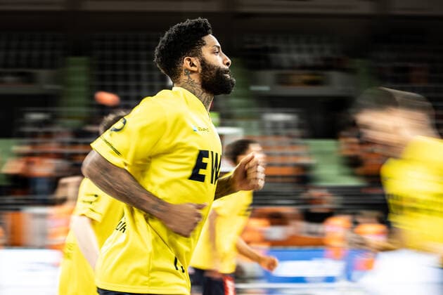 Cameron Clark Ewe Baskets Oldenburg, 15 at Aufwaermen1 GER, Ratiopharm Ulm vs EWE Baskets Oldenburg, easycredit 1 Bundesliga Basketball, 20 Matchday, Season 2021 22, 07 02 2022 Ratiopharm Ulm vs EWE Baskets Oldenburg, 1 Basketball Bundesliga New Ulm. Copyright: xEibner-Pressefoto RogerxBuerkex EP_EER