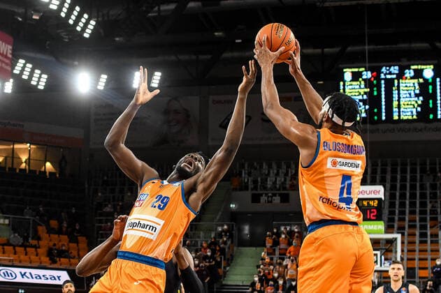 GER, BBL, ratiopharm ulm vs EWE Baskets Oldenburg 07 02 2022, ratiopharm arena, Neu Ulm, GER, BBL, ratiopharm ulm vs EWE Baskets Oldenburg, pictured Nat Diallo Ulm, 29 , Jaron Blossomgame Ulm, 4 nordphotoxGmbHx xHafner nph00200