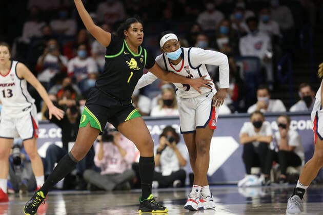 TUCSON, AZ - FEBRUARY 04: University of Oregon Ducks forward Nyara Sabally 1 and University of Arizona Wildcats forward Koi Love 5, during a Pac-12 basketball game between the Oregon Ducks and the Arizona Wildcats on February 4, 2022 at McKale Center in Tucson, Arizona. (Photo by Christopher Hook Icon Sportswire) COLLEGE BASKETBALL: FEB 04 Women s - Oregon at Arizona Icon22020446