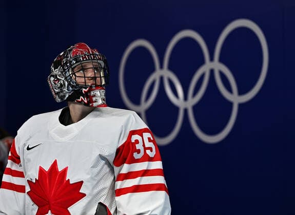 (220208) -- BEIJING, Feb. 8, 2022 -- Goalkeeper Ann-Renee Desbiens of Canada looks on during the Ice hockey, Eishockey women s preliminary round group A match between Canada and the United States at Wukesong Sports Centre in Beijing, capital of China, Feb. 8, 2022. ) (BEIJING2022)CHINA-BEIJING-OLYMPIC Winter games, Winterspiele,Spiele, Summer games ICE HOCKEY-WOMEN S PRELIMINARY-CANADA VS U.S. (CN) SongxYanhua 